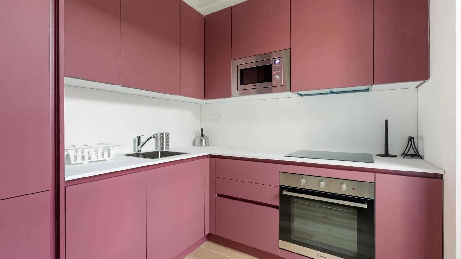 Modern Apartment In Milan With Balcony Italien